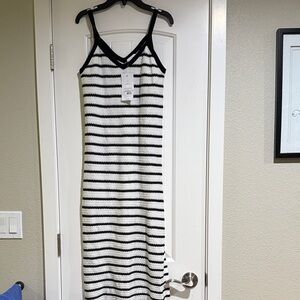 Ingrid & Isabel Black and White Knit dress